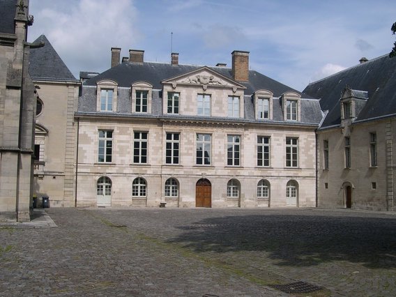  devant le musée d'art moderne